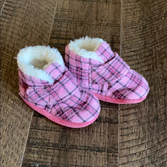 Minnetonka Other - Minnetonka Booties